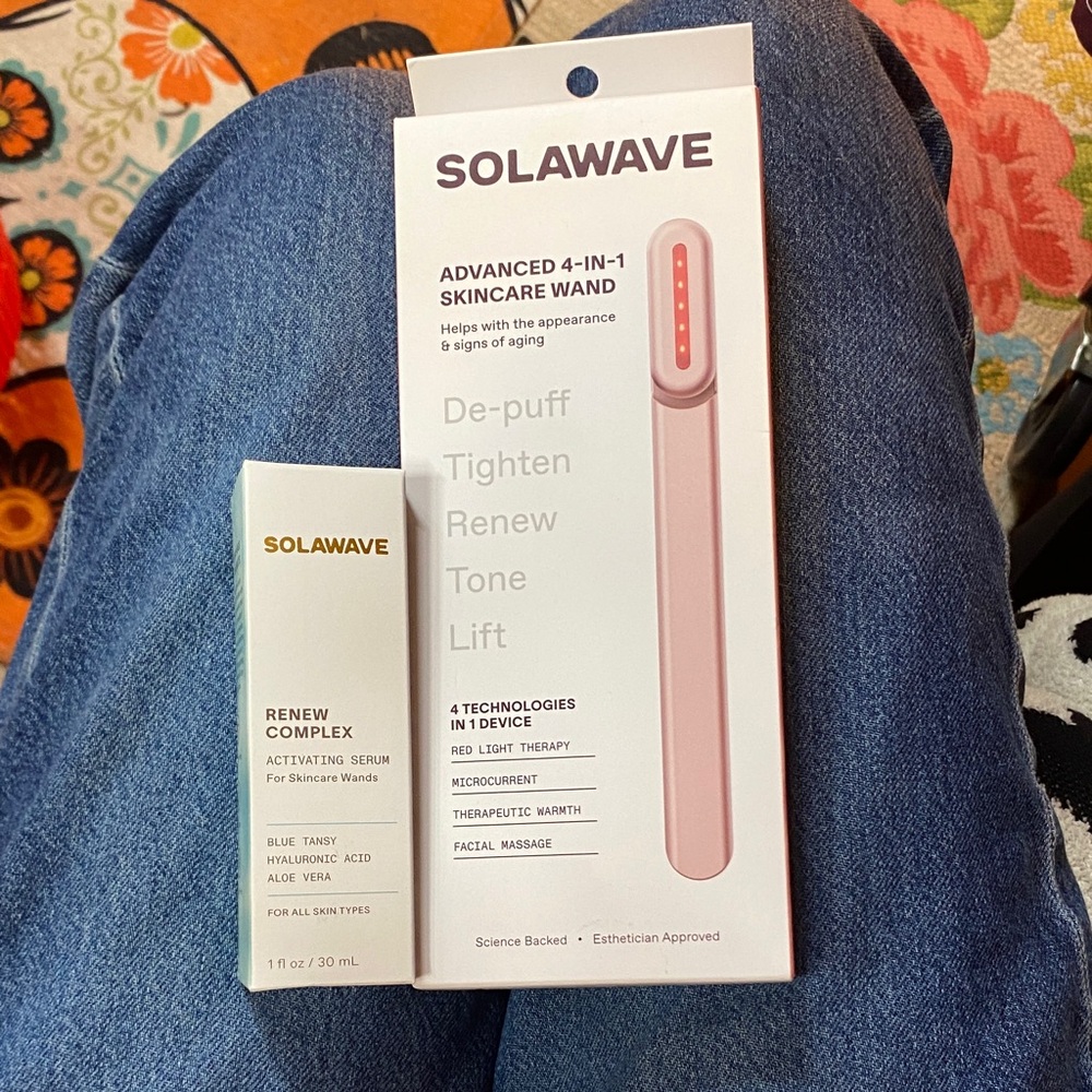 SOLAWAVE 4-in-1 Skincare Wand • Anti-aging